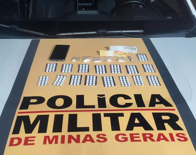 Farol Queimado e Vidros Escuros: Abordagem Rotineira na LMG Revela Carga de Rebite e Cocaína