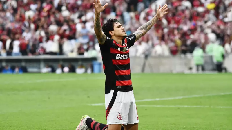 Flamengo vence no Maracanã e alcança Palmeiras na liderança do Brasileirão