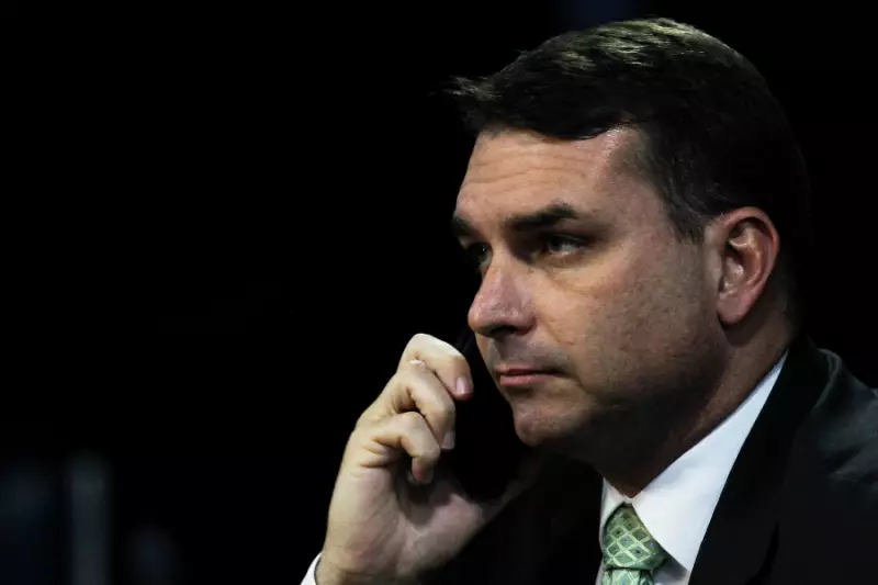 Flávio Bolsonaro Questiona Aproximação do PL com Paes: 'Alguém Me Explica?'