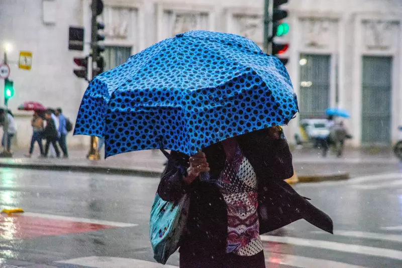 Frente Friа Chega com Tudo: Sul e Sudeste terão Chuva e Queda Brusca de Temperatura
