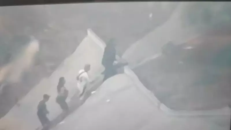 Fuga em Fila Indiana: Criminosos Escapam de Operação no Complexo do Alemão e Penha