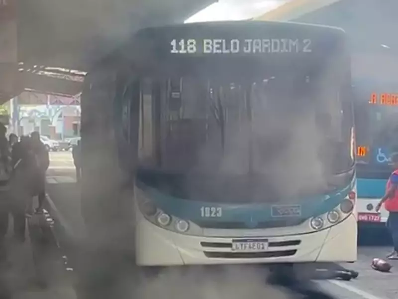 Fumaça Assusta Passageiros em Ônibus no Terminal Urbano de Rio Branco; Veja o Vídeo!