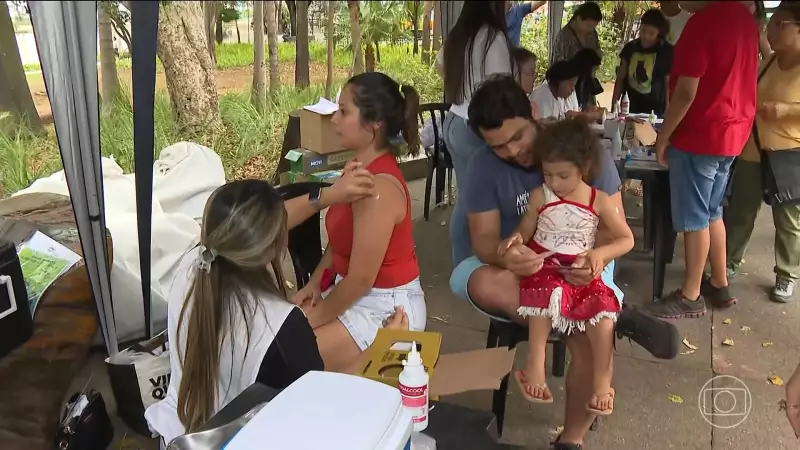 Garotinha de 3 anos se torna símbolo de coragem em campanha de vacinação: 'Não tenho medo, venham vacinar!'