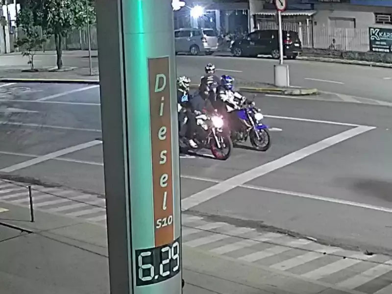Golpe Ousado em Amparo: Bandidos Aplicam Mata-Leão em Motociclista e Fogem com Moto