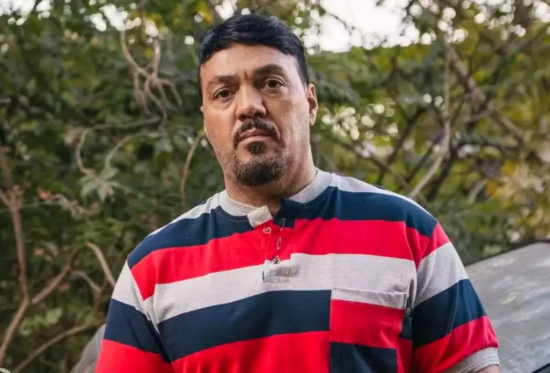 Heleninho Rouba a Cena: Reações Hilárias Marcam Estreia de Belo em Três Graças