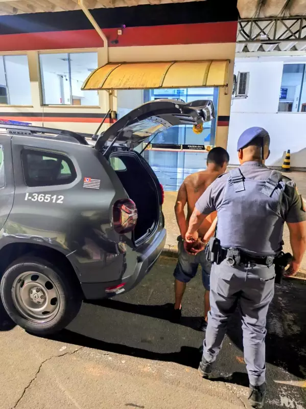 Homem é preso após agredir mulher com tesoura e pedaço de madeira em Iracemápolis