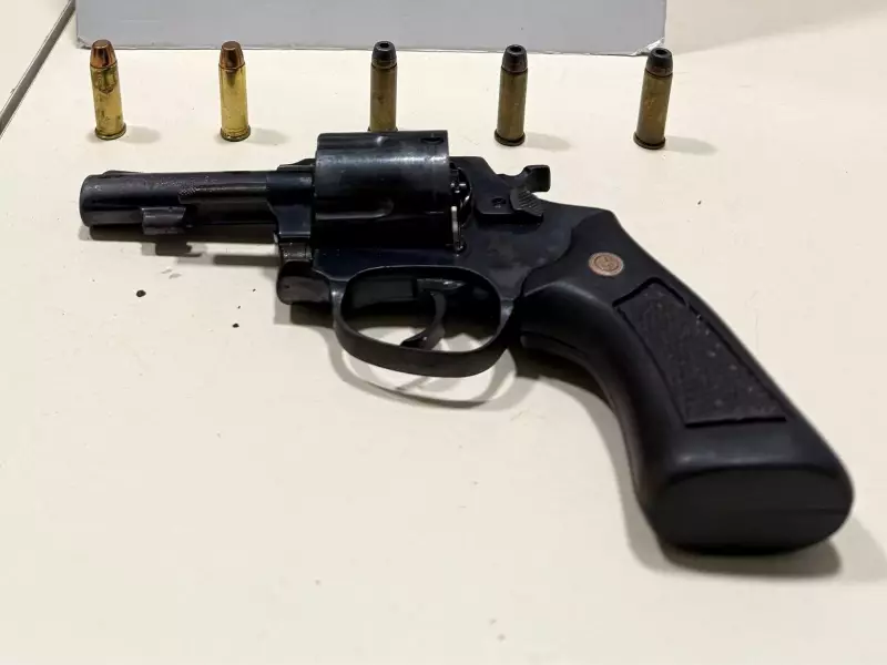 Homem é preso no Acre ao parar para ver acidente e ser flagrado com arma na cintura