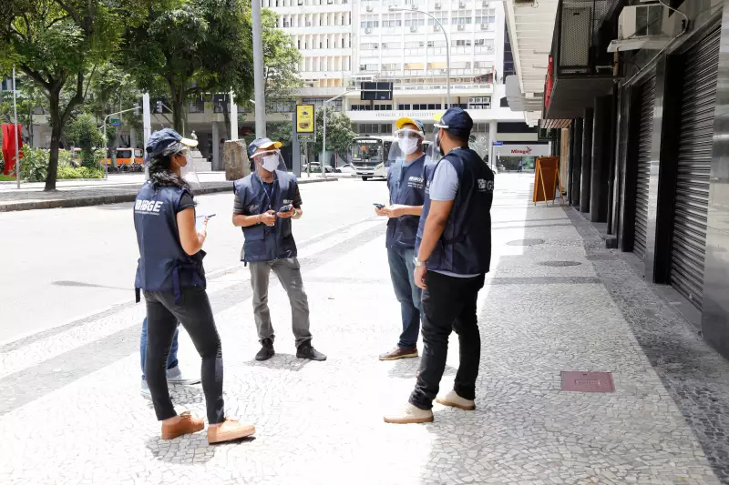 IBGE anuncia mega concurso com 9.580 vagas: edital sai em novembro e salários chegam a R$ 5,4 mil