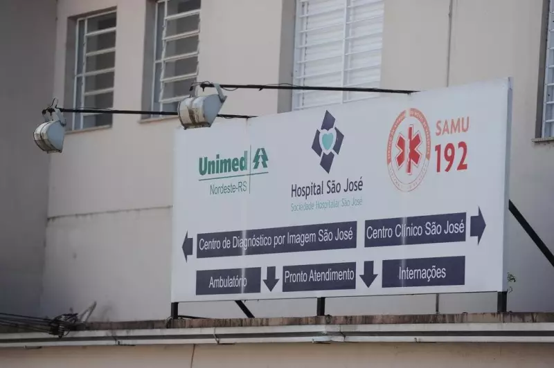 Idosa morre após queda de maca em hospital: MP denuncia equipe médica por homicídio doloso em Antônio Prado