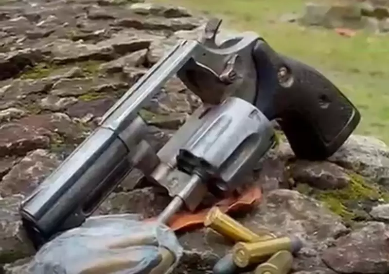 Idoso é preso com arma irregular após ameaçar mulher em Angra dos Reis: caso choca cidade