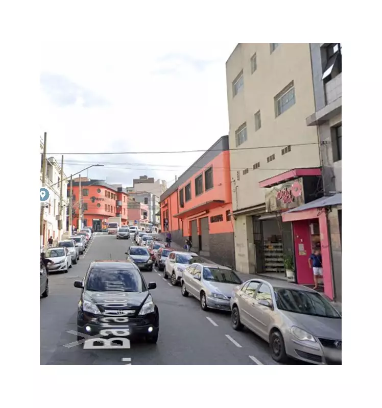 Incêndio de grandes proporções atinge três prédios no Centro de São Paulo; bombeiros controlam chamas