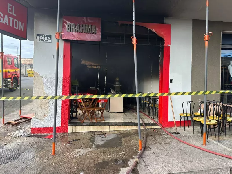 Incêndio em bar de Divinópolis: Donos tentaram conter chamas, mas fogo se alastrou no Santo Antônio