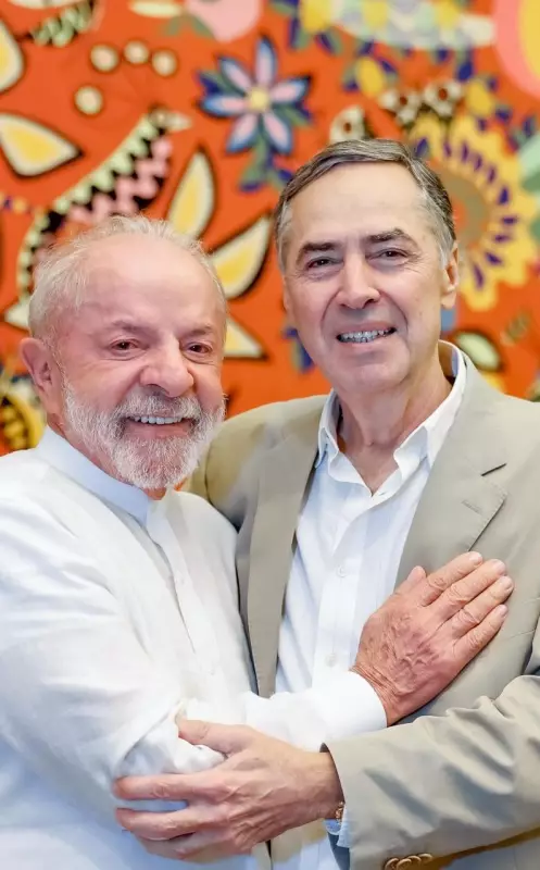 Jantar no Alvorada: Lula e Barroso se reúnem em encontro político estratégico