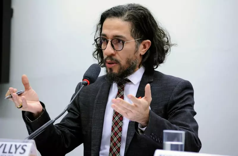 Jean Wyllys e a Crise da Literatura Panfletária: Uma Análise sobre o Cenário Literário Atual