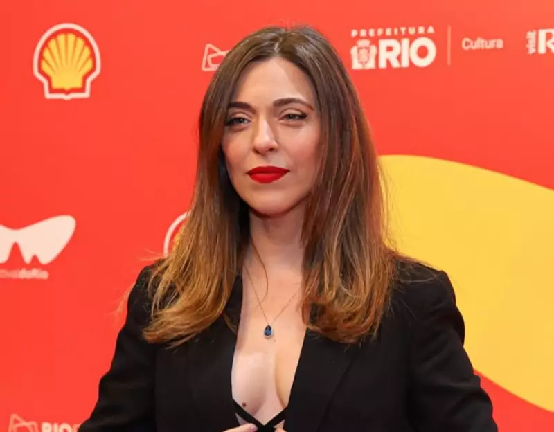 Júlia Rabello Revela: A Força da União Feminina no Mundo do Humor Brasileiro