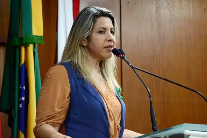 Justiça manda vereadora retirar vídeos com discurso de ódio contra LGBTQIA+ na Paraíba