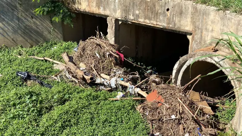 Lixo Toma Conta dos Córregos de Piracicaba: Entulho Irregular Assombra Cursos d'Água e Preocupa Moradores