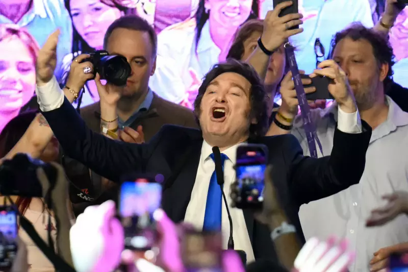 Milei comemora vitória na Argentina mesmo sem maioria no Congresso: 'Sou o rei'