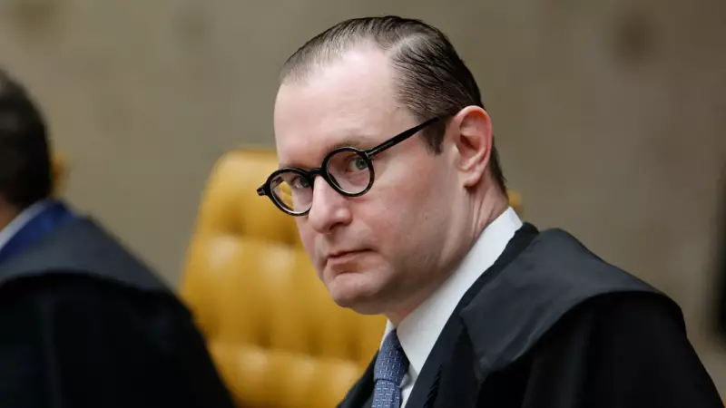 Ministro Zanin vota e STF avança para condenar núcleo de desinformação: entenda o caso