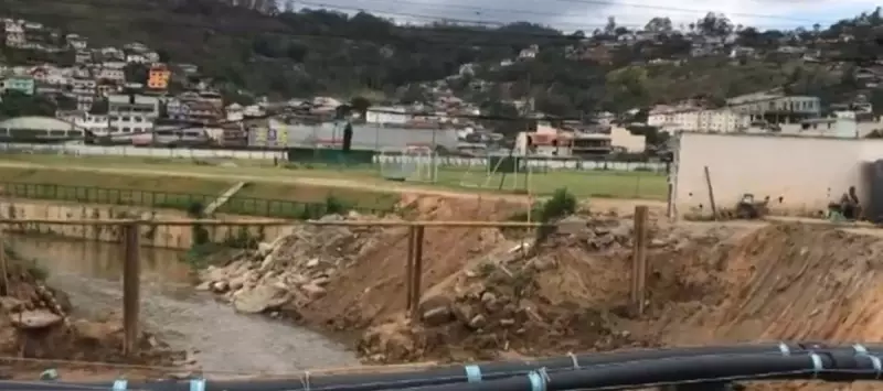 Obra Parada em Ponte de Conselheiro Paulino Asfixia Comércio e Gera Revolta em Nova Friburgo