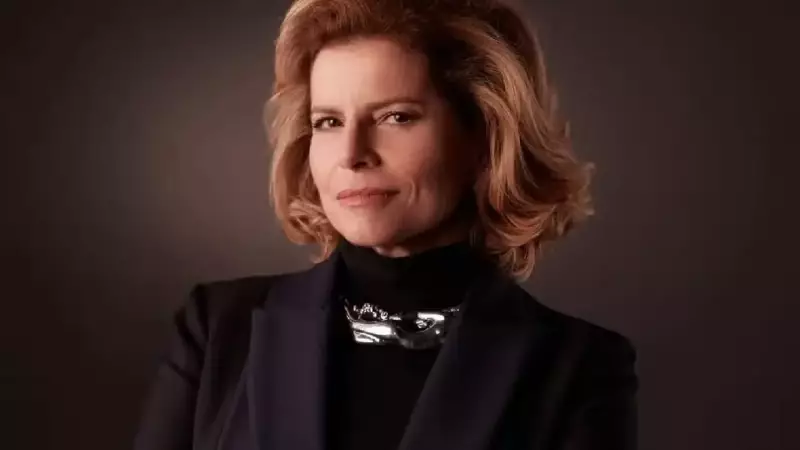 Odete Roitman Viva? Samantha Jones Revela Teoria Chocante em Entrevista Exclusiva