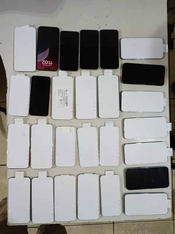 Operação apreende celulares, cigarros eletrônicos e perfumes em ônibus em Montes Claros