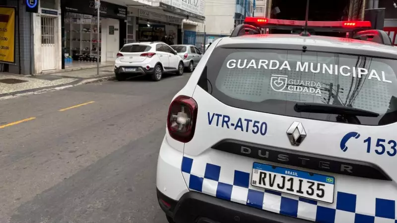 Operação de fiscalização apreende mais de 5 mil alimentos e bebidas vencidos em distribuidora de Juiz de Fora