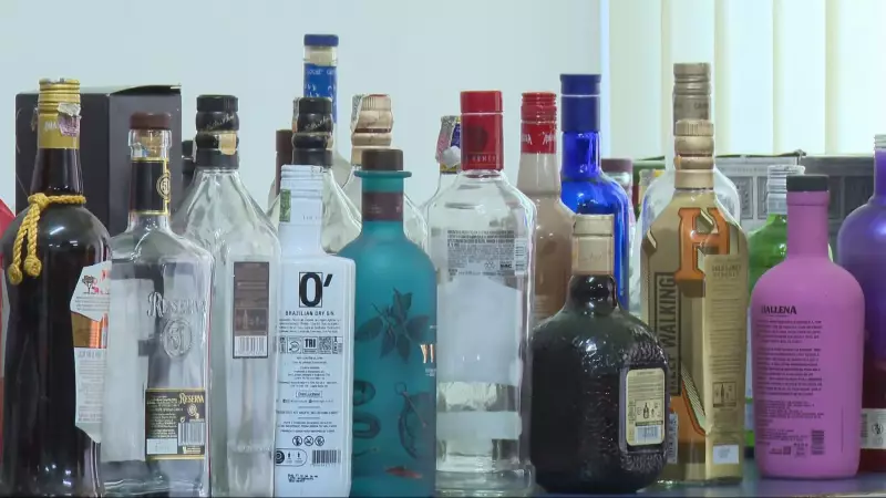 Operação em BH desmonta fábrica clandestina e apreende 15 mil garrafas usadas em falsificação de bebidas