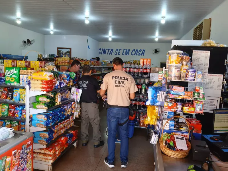 Operação em MS desmonta esquema ilegal de carne: fiscais apreendem produtos impróprios em supermercados