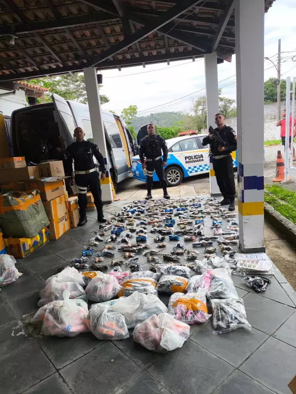 Operação fiscal apreende R$ 240 mil em mercadorias sem nota em Piraí | Combate à sonegação