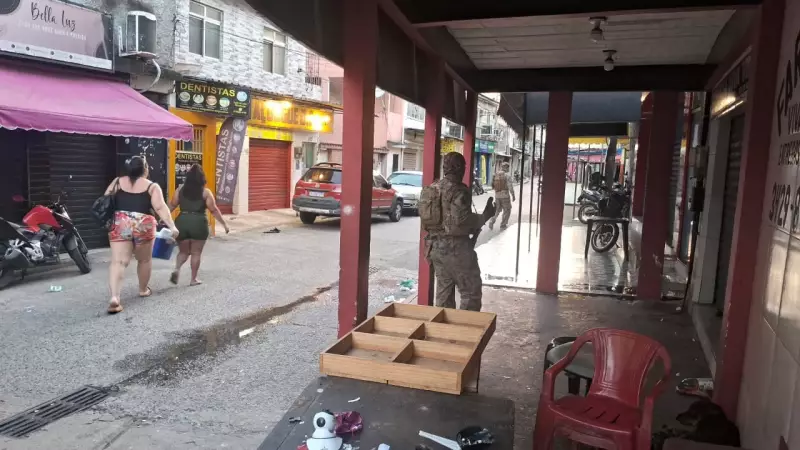 Operação no Rio: Polícia Apreende 30 Fuzis e R$ 500 Mil em Ação Contra Milícia na Zona Norte