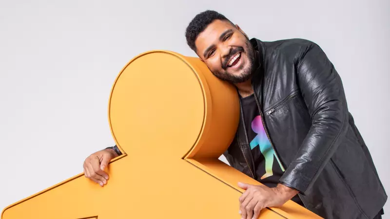 Paulo Vieira dá toque moderno ao Criança Esperança com apresentação histórica