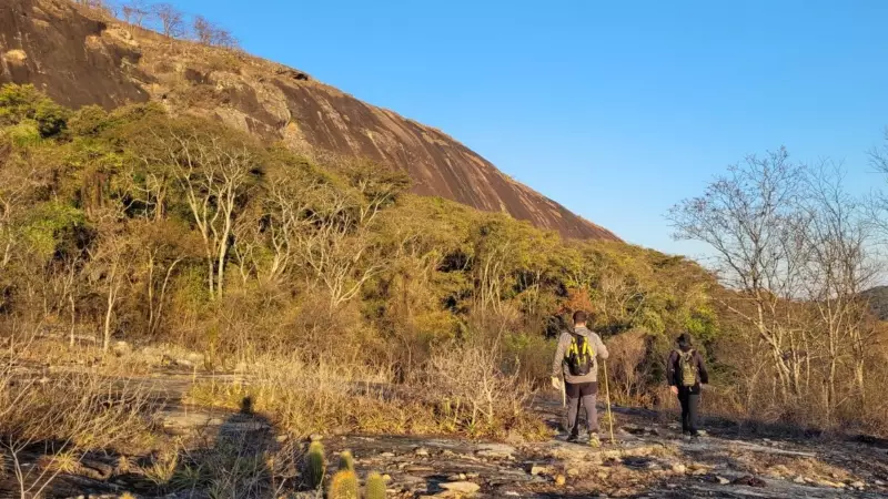 Pedra do Calhau: O Mirante de Cair o Queixo que Conquista Turistas em Carmo do Cajuru