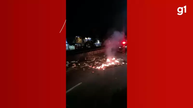 Polícia enfrenta chamas e barricadas para impedir homenagem ao CV em Manaus
