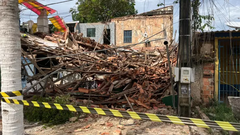 Prédio desaba no centro de Porto Velho: área isolada e moradores retirados por segurança