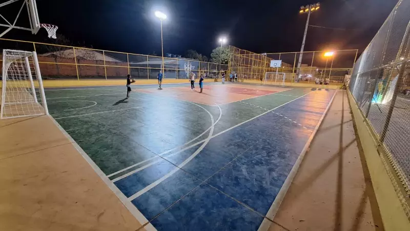 Prefeitura de Montes Claros entrega quadra reformada no Bairro Delfino - Mais qualidade de vida para a comunidade