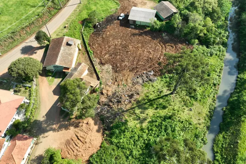 Prefeitura do Paraná é Multada por Crimes Ambientais Após Máquinas Públicas Invadirem Propriedade Particular