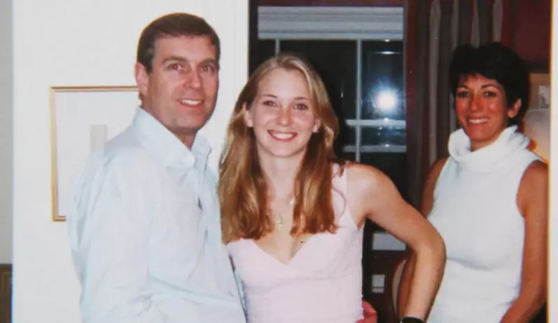 Príncipe Andrew em Nova Polêmica: Acusações em Livro de Vítima de Epstein Abalam a Realeza