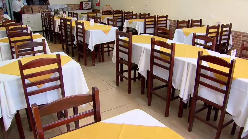 Queda Alarmante: Movimentação em Bares e Restaurantes Desaba 49% em Setembro