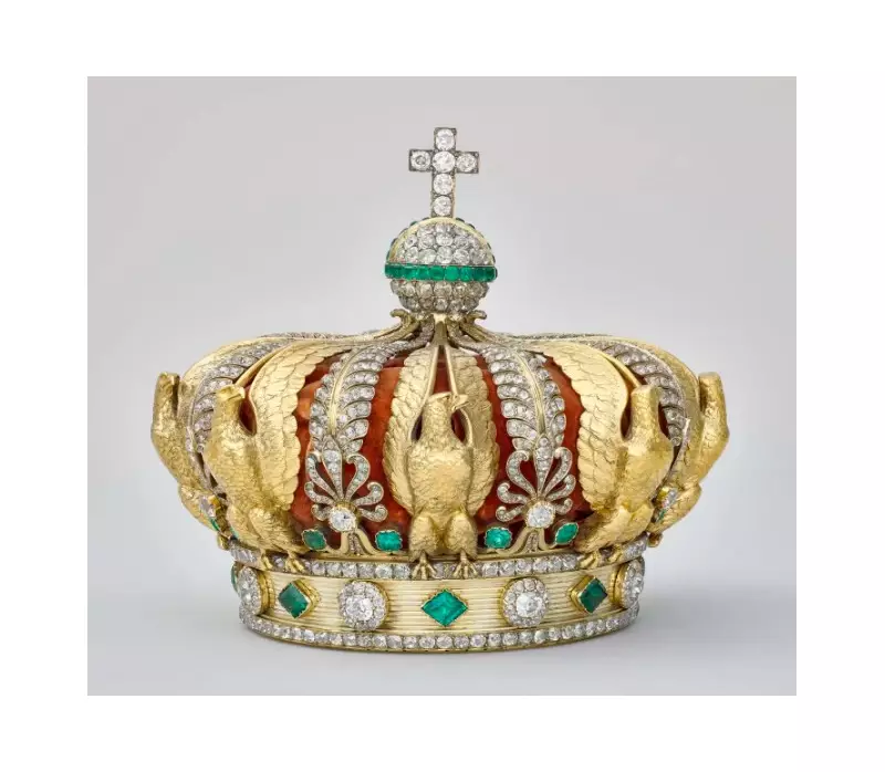Recuperadas joias históricas do Louvre: coroa da Imperatriz Eugenie entre tesouros recapturados