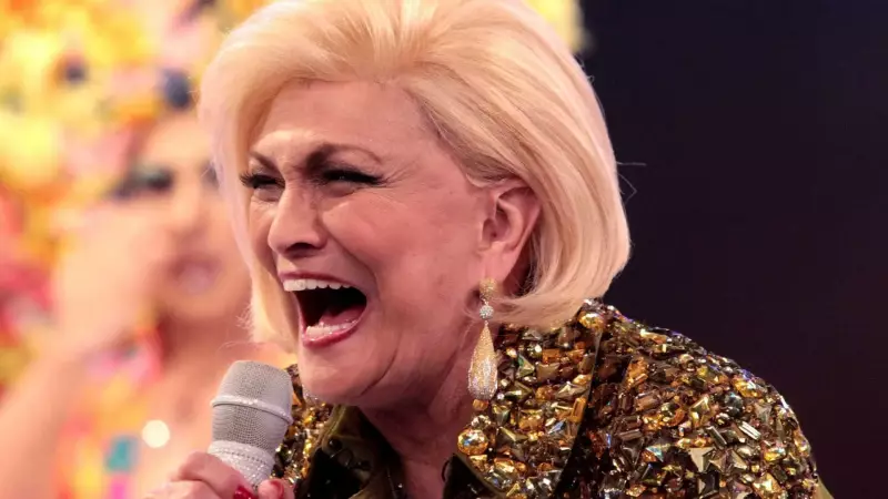 Relíquias de Hebe Camargo: Fãs disputam peças da diva em brechó com roupas da eterna Rainha da TV