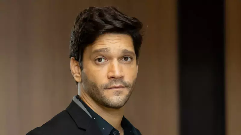 Revelação Poderosa: 10 Celebridades LGBTQ+ Que Se Assumiram Tardiamente e Inspiram o Mundo