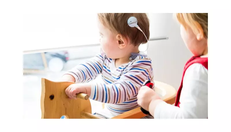 Revolução Genética: Terapia Inédita Restaura Audição de Crianças com Surdez Congênita