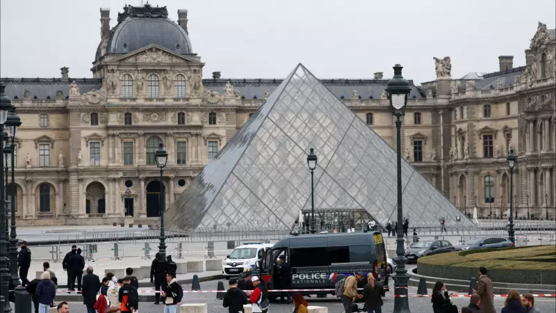 Roubo Milionário no Louvre: Joias Avaliadas em R$ 550 Mi São Furtadas em Ação Ousada na França