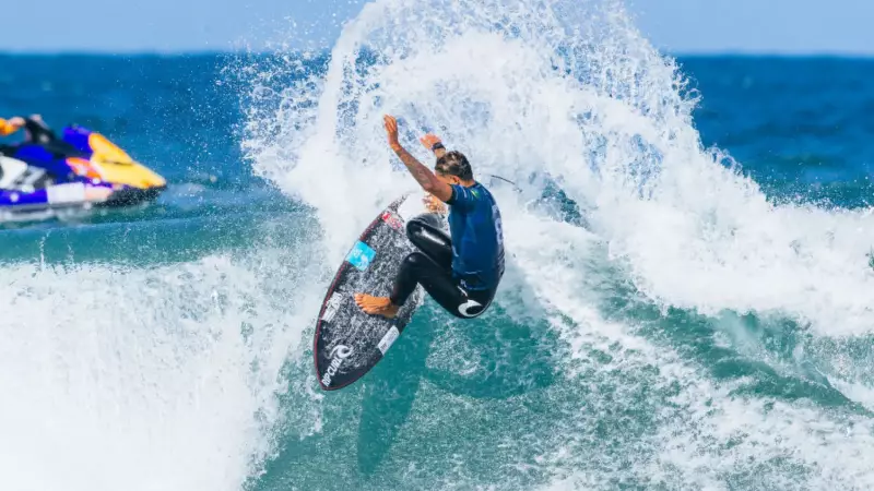 Samuel Pupo domina as ondas em Saquarema e avança rumo ao topo do surfe mundial
