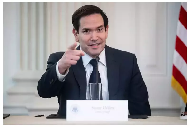 Senador Flávio Bolsonaro se reúne com Marco Rubio em Washington para fortalecer laços Brasil-EUA