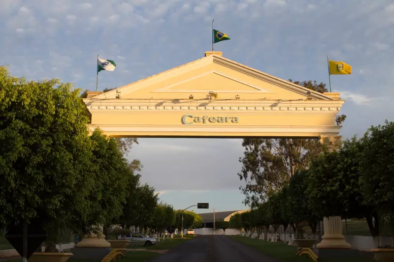 Servidor Público do Paraná é Alvo de Investigação por Aumentar Próprio Salário em Manobra Ilegal