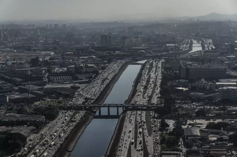 SP Adia Audiência Pública: O Futuro dos Rios Tietê e Pinheiros em Espera