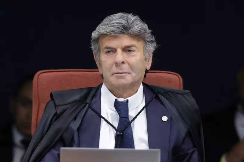 STF em Movimento: Fachin Permite Transferência de Fux para Segunda Turma - Entenda o Que Muda
