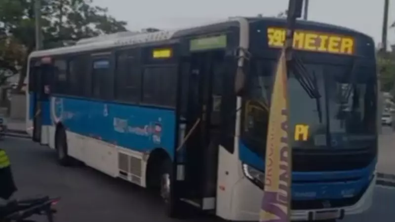 Tiroteio intenso na Cidade de Deus: seis ônibus viram barricadas em frente à UPA